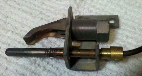 Gas pilot with thermocoupler sensor